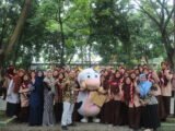 Kunjungan Chimory ke SMP Bilingual Terpadu, Pada Hari Buku Nasional 2025, Aksi Bersama Santri Putri