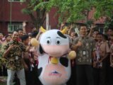 Kunjungan Chimory ke SMP Bilingual Terpadu, Pada Hari Buku Nasional 2025, Aksi Bersama Santri Putra