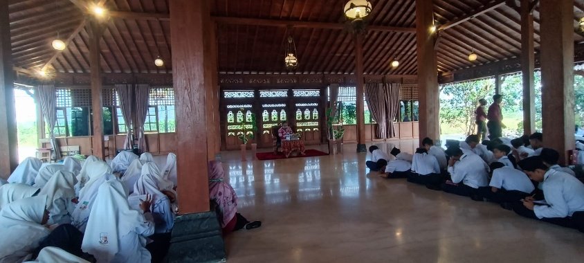 Kenali dan Cegah TBC Sejak Dini, SMP Bilingual Terpadu Gelar Seminar Edukasi Kesehatan